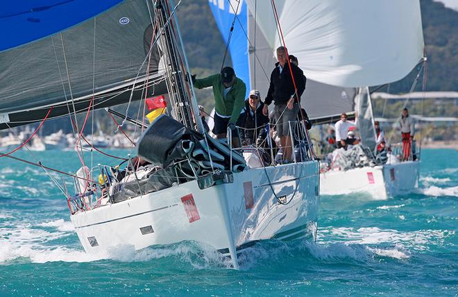 Downwind in Dent Passage © Crosbie Lorimer http://www.crosbielorimer.com