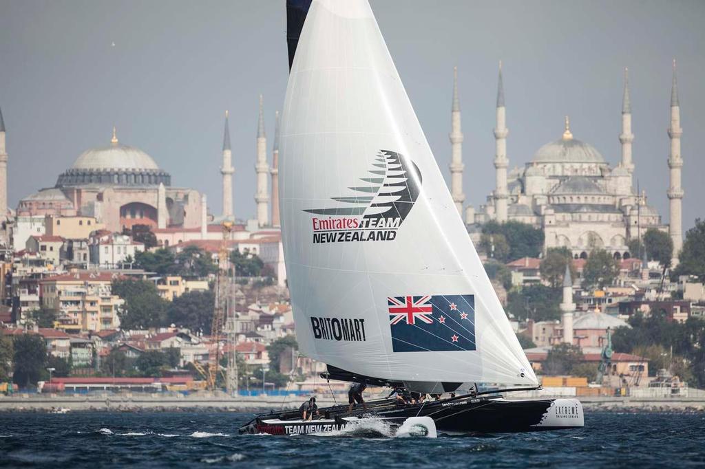 2014 Extreme Sailing Series, Act 6, Day 4 - Emirates Team New Zealand © Lloyd Images/Extreme Sailing Series