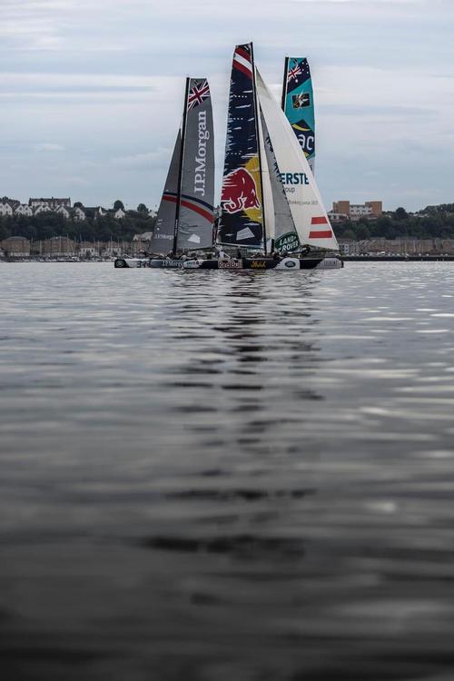 The Extreme Sailing. Act 5. Cardiff. Wales.<br />
Fleet racing in ESS Cardiff Day 3<br />
 © Lloyd Images/Extreme Sailing Series