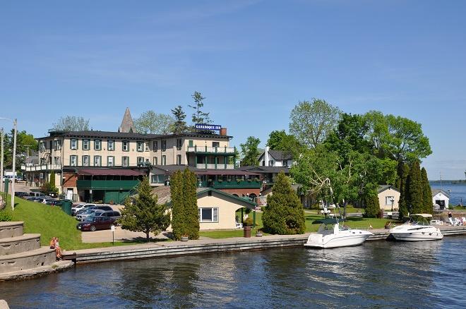 The Gananoque Inn and Spa is right in the heart of historic Gananoque, within easy walking distance of the Gananoque Cruise Lines docks, shopping and many restuarants. © Canadian Yachting Magazine http://www.cymagazine.ca