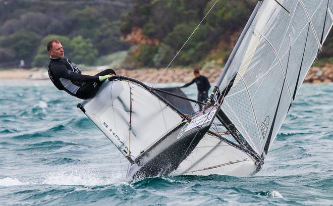 Martin Gravare (SWE) also demonstarting ’Up, tiddly, up, up!’ (At that stage....) - 2015 Moth World Championship ©  Alex McKinnon Photography http://www.alexmckinnonphotography.com