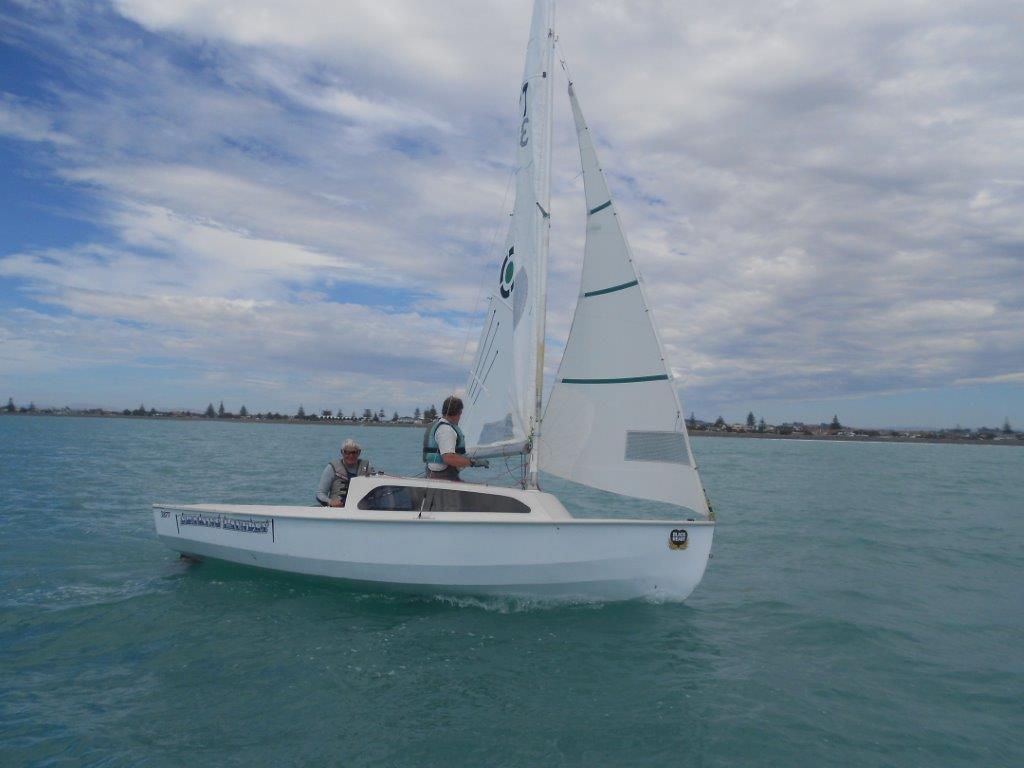 “Shaking Laundry” sailed by Robin Williams and Peter Precey from the Manukau Yacht Club - Hartley 16 Nationals, Napier © Wayne Holdt