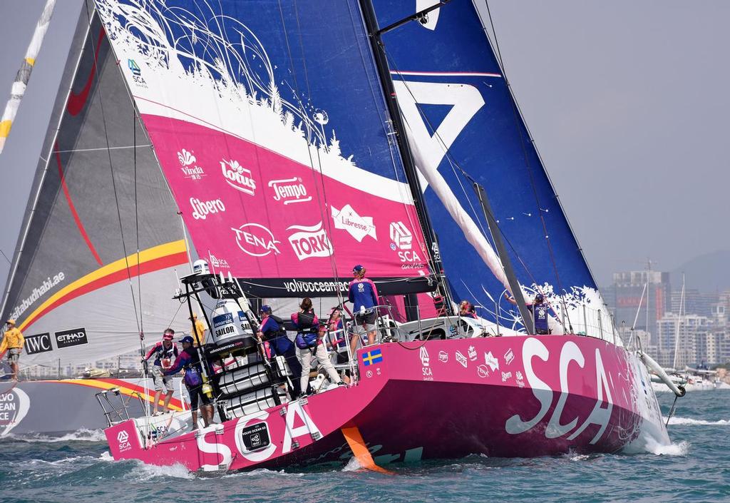 February 7, 2015. Team Vestas Wind In-Port Race Sanya;<br />
Team SCA © Rick Tomlinson/Volvo Ocean Race http://www.volvooceanrace.com