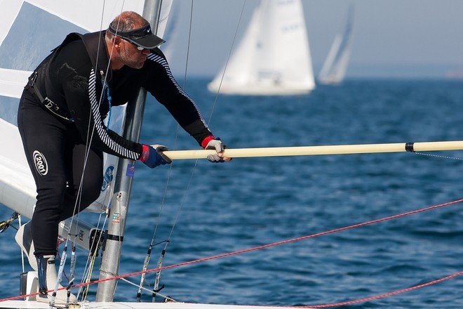 Finn Bronze medalist, Craig Monk edges into frontier- land in the 2009 Star Worlds © Fried Elliott http://www.friedbits.com