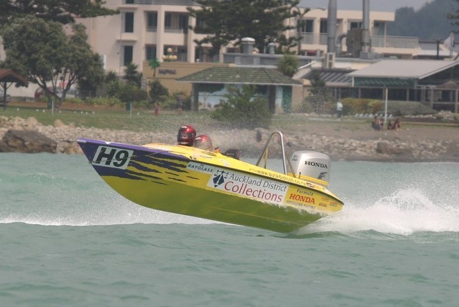 ’Auckland District Collections #2’, with Mike Urquhart and Darren Woods aboard, gained a well-deserved thrid place in the 60-Miler.  © New Zealand Hydroplane Drivers Club .Phillip Hoskyn http://www.nzgrandprixhydroplane.com