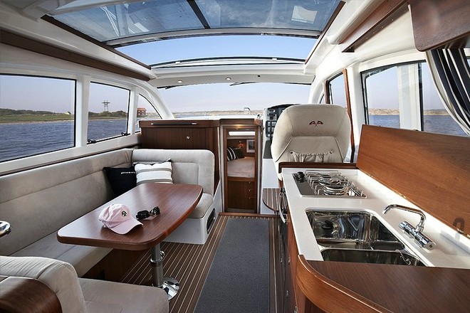 Nimbus 365 Coupe. © charlie walter