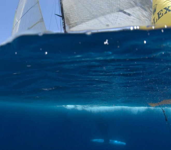 <b>Maximus (NZL)rounds the Rolex mark</b> ©  Rolex/ Kurt Arrigo http://www.regattanews.com