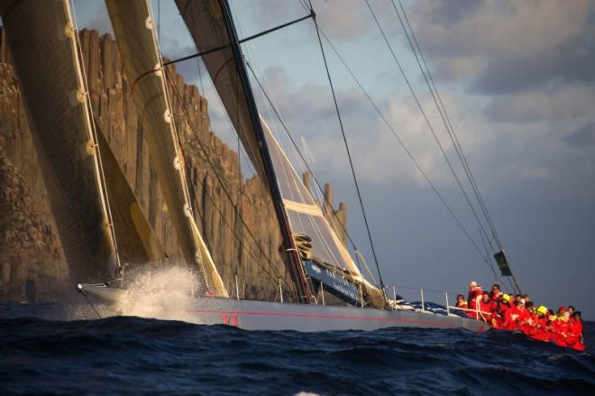 Wild Oats XI sailing off Tasman Island  ©  Rolex / Carlo Borlenghi http://www.carloborlenghi.net