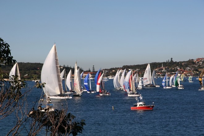 Slow start - Sydney Harbour Hop © Maggie Joyce - Mariner Boating Holidays http://www.marinerboating.com.au