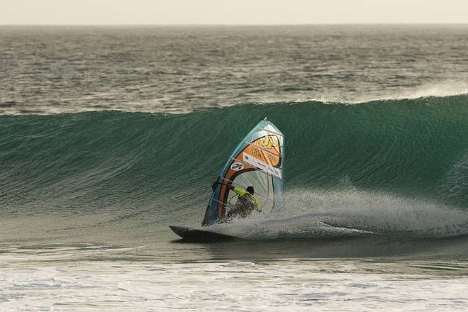 Seadi leans in - 2008 Cabo Verde PWA World Cup Day 1 ©  John Carter / PWA http://www.pwaworldtour.com