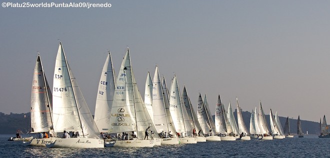Platu 25 Worlds, Punta Ala 09, Day 1 startline © Pier Giovanni Carta