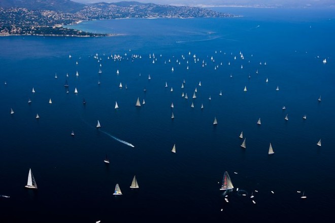 Fleet about to start the Giraglia Race  - Giraglia Rolex Cup 2008  &copy;  Rolex / Carlo Borlenghi http://www.carloborlenghi.net