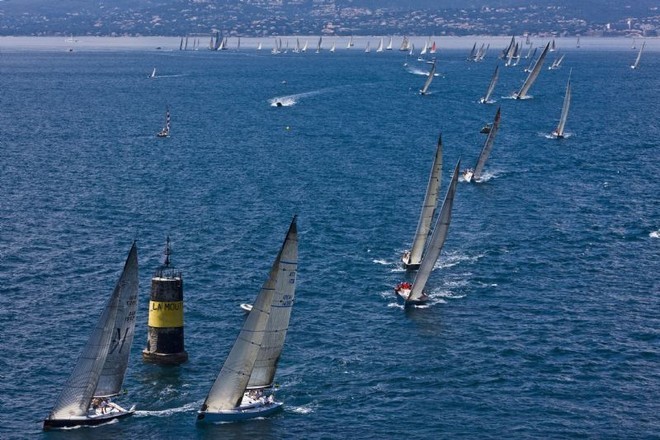 Fleet passing a cardinal point after the start of the 56th Giraglia Race  - Giraglia Rolex Cup 2008  ©  Rolex / Carlo Borlenghi http://www.carloborlenghi.net