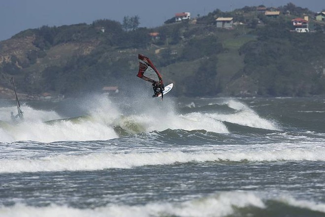 Klaas Voget - 2007 Mormaii Ibiraquera Wave Contest / PWA World Cup  ©  John Carter / PWA http://www.pwaworldtour.com
