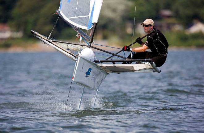 A finely balanced Simon Payne in Race 5 © Th.Martinez http://www.thmartinez.com