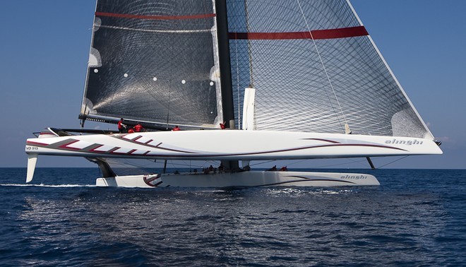 Alinghi 5 in  Genova<br />
<br />
 © Carlo Borlenghi/ Alinghi http://www.alinghi.com