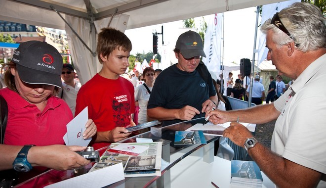 Alinghi 5 Celebrations on Lake Geneva<br />
 © Carlo Borlenghi/ Alinghi http://www.alinghi.com