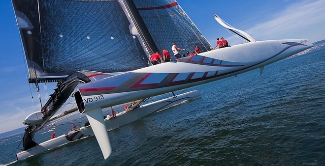 Second day of sailing for Alinghi 5 on Lake Geneva.<br />
 © Carlo Borlenghi/ Alinghi http://www.alinghi.com