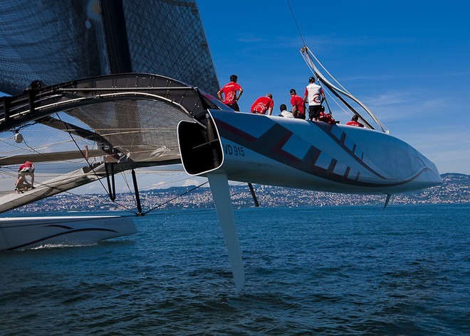 Second day of sailing for Alinghi 5 on Lake Geneva.<br />
 © Carlo Borlenghi/ Alinghi http://www.alinghi.com