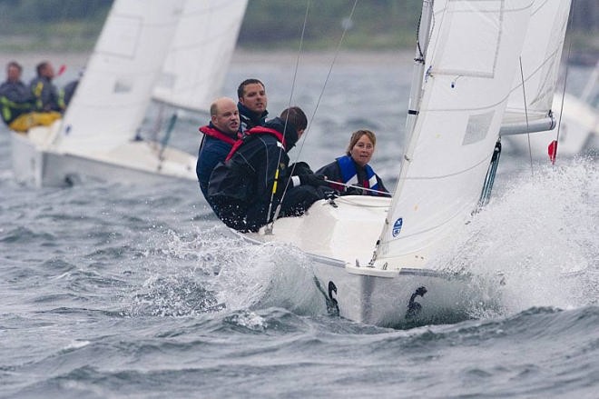 The Great Britain B1 team at the weather mark © Amory Ross http://www.amoryross.com