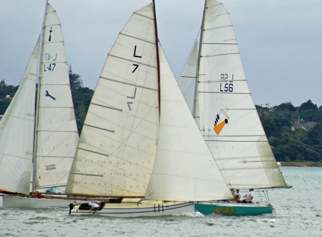 Tere Kanae (L-47), Momuri (L-7) and Scullet - 2009 Lipton Cup © Richard Gladwell www.photosport.co.nz