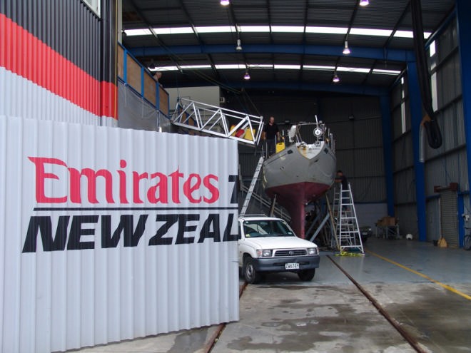 Emirates Team NZ very readily offered the use of their facilities to the repair team © Richard Gladwell www.photosport.co.nz