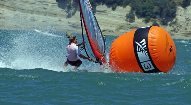 6. Bryony Shaw (GBR) takes on the weather mark - RSX World Womens Championship - Medal Race © Richard Gladwell www.photosport.co.nz