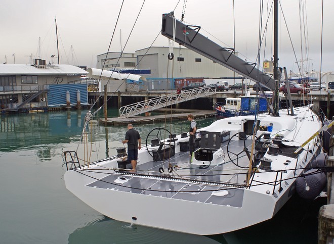 Speedboat - anyone for tennis? © Richard Gladwell www.photosport.co.nz