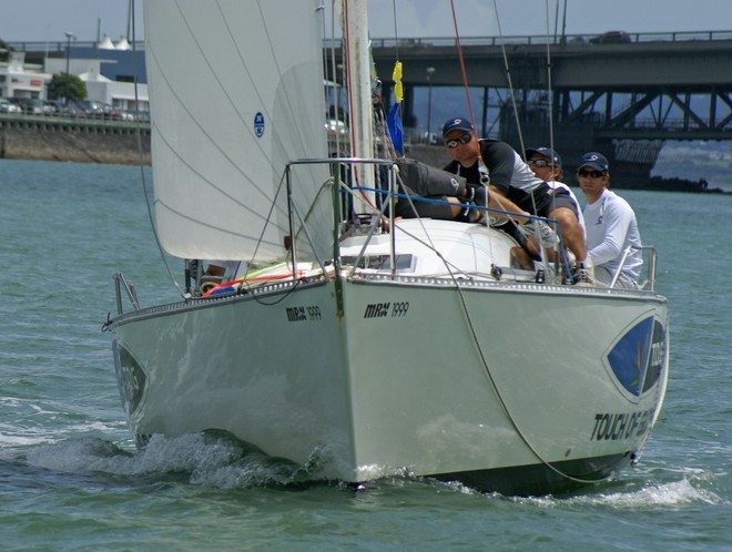 Ben Ainslie and crew are all concentration on Day 1 of the 2008 New Zealand Match Racing Championships © Richard Gladwell www.photosport.co.nz