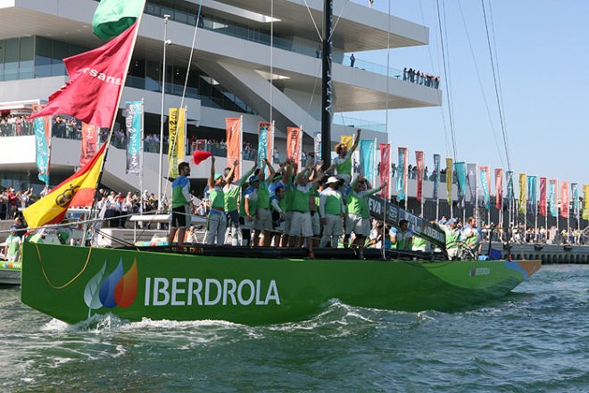 Desafio Espanol 2007 returns to base. Louis Vuitton Cup Round Robin 2 Challenger series for the America’s Cup 2007<br />
<br />
 © Ingrid Abery http://www.ingridabery.com