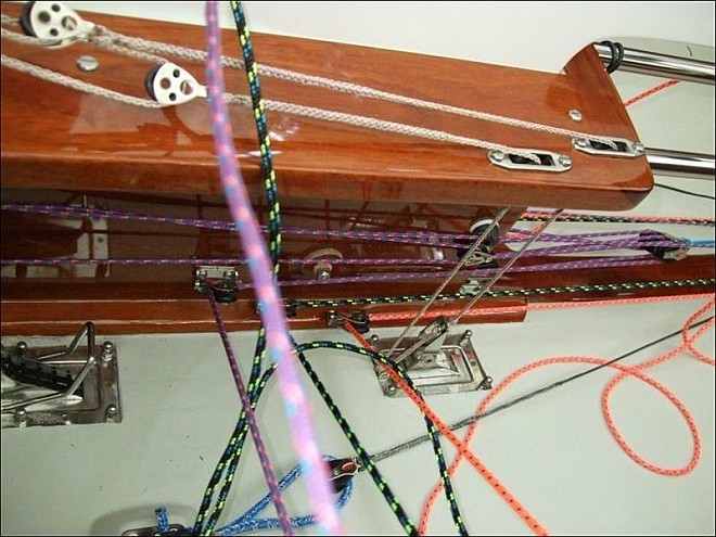 Gosling Solo 4936 - Bailer controls  © Solo Assoc http://www.solosailing.co.uk