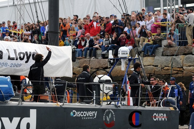Crowds gather in the Boston Race Village during in-port and pro-am weekend ©  David Kneale/Volvo Ocean Race http://www.volvooceanrace.com/