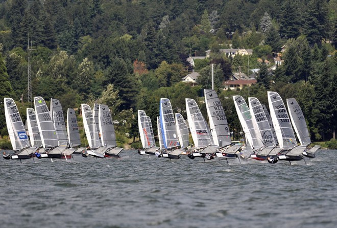 Racing at the 2009 Moth Worlds at Cascade Locks, Oregon © Sean Trew (Pacific Fog) http://www.pacificfog.net/