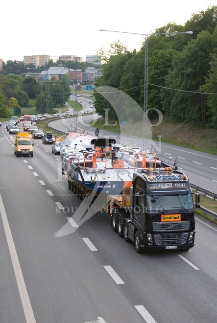 Ericsson Racing Team transporting Ericsson 4 from the boatyard in Kista, Stockholm to Frihamnen where it is launched and transported to Saltsjobaden ©  Oskar Kihlborg / Volvo Ocean Race