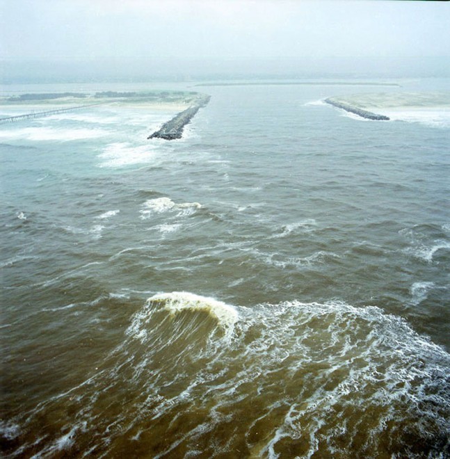 Southport on a bad day © The State of Queensland (Department of Public Work http://www.archivessearch.qld.gov.au
