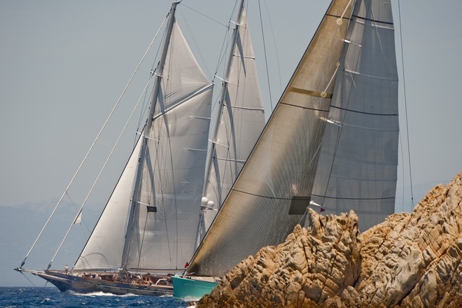 METEOR, Owner: Iron Bund Holding, Loa: 51,00, Beam: 9,30, Draft: 4,20, Type: Schooner<br />
GLISS, Owner: Marco Vogele, Loa: 31,87, Beam: 7,11, Draft: 3,95, Type: Royal Huisman © Kurt Arrigo / YCCS http://www.yccs.it.