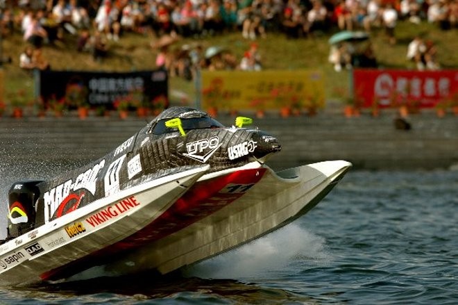 The winner Sami Salio of Mad Croc Woodstock Team of the race of the UIM F1 Powerboat Grand Prix of China (Picture by Vittorio Ubertone/Idea Marketing) © UIM F1 H2O World Championship http://www.f1boat.com