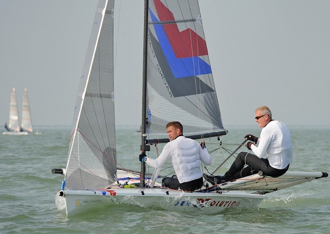 B14s at Thorpe Bay © Tania Samus http://www.photoskiff.com
