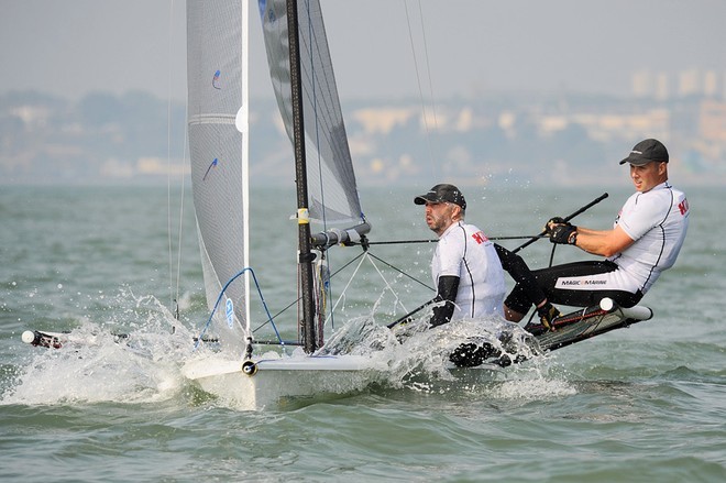 B14s at Thorpe Bay © Tania Samus http://www.photoskiff.com