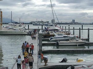 Floating docks at Tanjung City Marina © SW