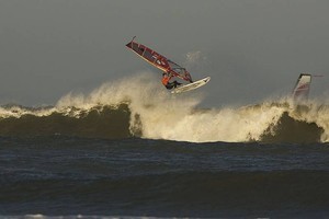 John Skye hits it! - 2007 Mormaii Ibiraquera Wave Contest / PWA World Cup photo copyright  John Carter / PWA http://www.pwaworldtour.com taken at  and featuring the  class