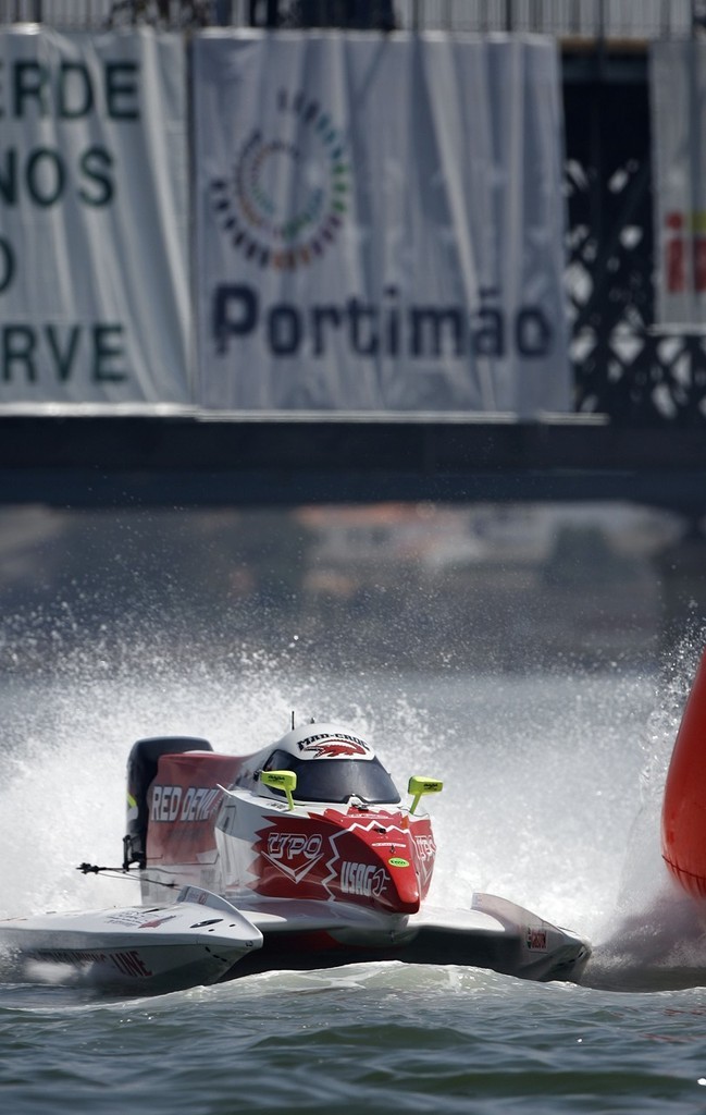 Sami Selio of Finland of the Woodstck Red Devil F1 team in action during the UIM F1 Powerboat Grand Prix of Portugal, Portimao, Portugal, the 2nd leg of the championship series. Picture by Paul Lakatos/Idea Marketing. © F1 World Championship http://www.f1boat.com
