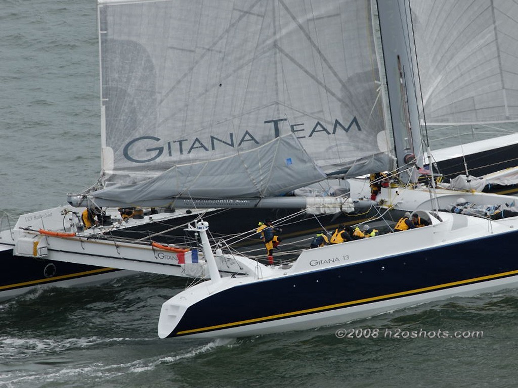 Gitana 13 departs from San Francisco on her attempt to set a new North Pacific crossing record from San Francisco to Yokohama (JPN) © Erik Simonson/ h2oshots.com