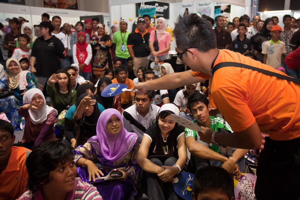 Concert in the Exhibition hall. Monsoon Cup 2009. Kuala Terengganu, Malaysia. 5 December 2009. Photo: Sander van der Borch / Subzero Images © Gareth Cooke Subzero Images/Monsoon Cup http://www.monsooncup.com.my