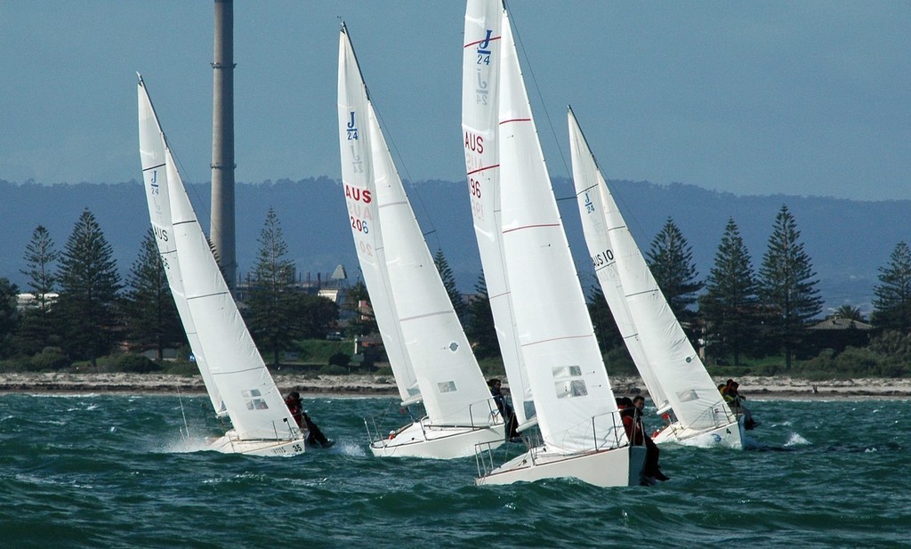 Wetty leads the fleet to top mark - 2009 J24 Asia - Pacific Championship © Traci Ayris