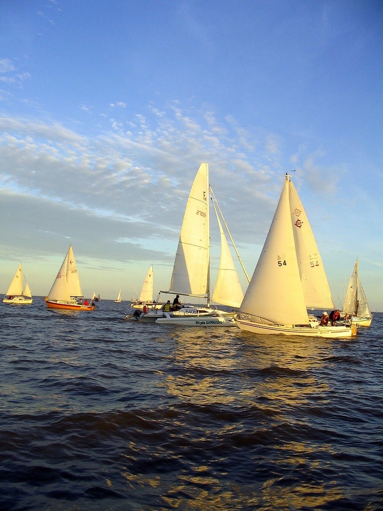 Heading for the start 2008 race - 2009 APC Logistics Marlay Point Overnight Race © Neil Ross