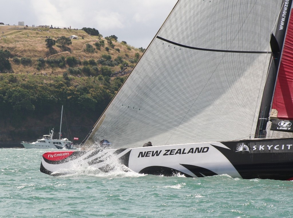 Emirates Team NZ racing during the Final of the ‘Louis Vuitton Pacific Series 2009’    © Emirates Team New Zealand http://www.etnzblog.com