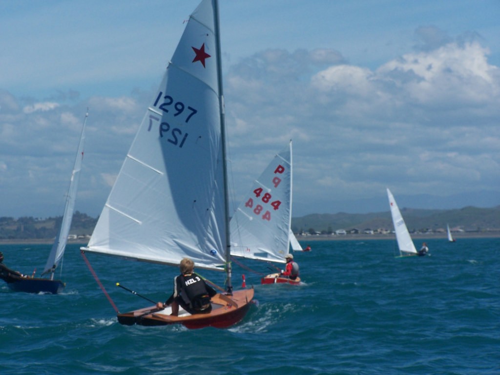 Starling runner-up, Jason Saunders, chases down the P-clas series leader, Jamie Dawson (P-484) on the second day of the P class and Starling North Islands Napier October 2006 photo copyright Event Media taken at  and featuring the  class