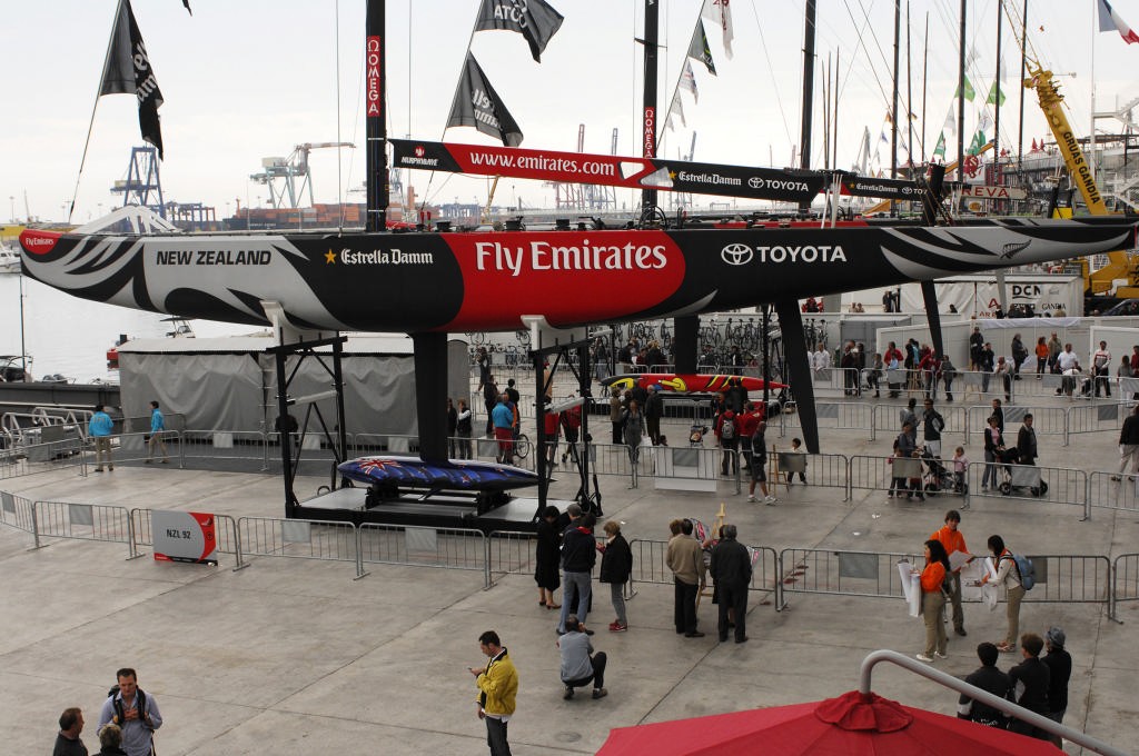 Public viewing at the Emirates Team NZ Unveiling © Emirates Team New Zealand / Photo Chris Cameron ETNZ 