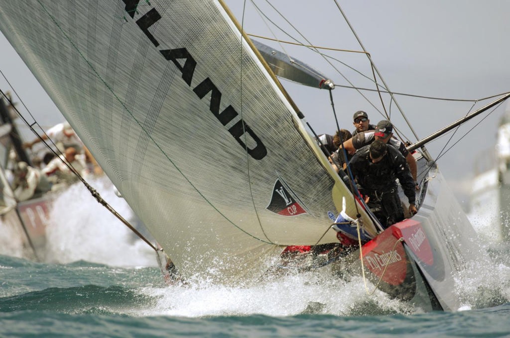 Emirates Team New Zealand NZL92 approaching the first top mark rounding 12 seconds ahead of Luna Rossa Challenge ITA94 in the first of the Louis Vuitton Cup finals. 1/6/2007 &copy; Emirates Team New Zealand / Photo Chris Cameron ETNZ 